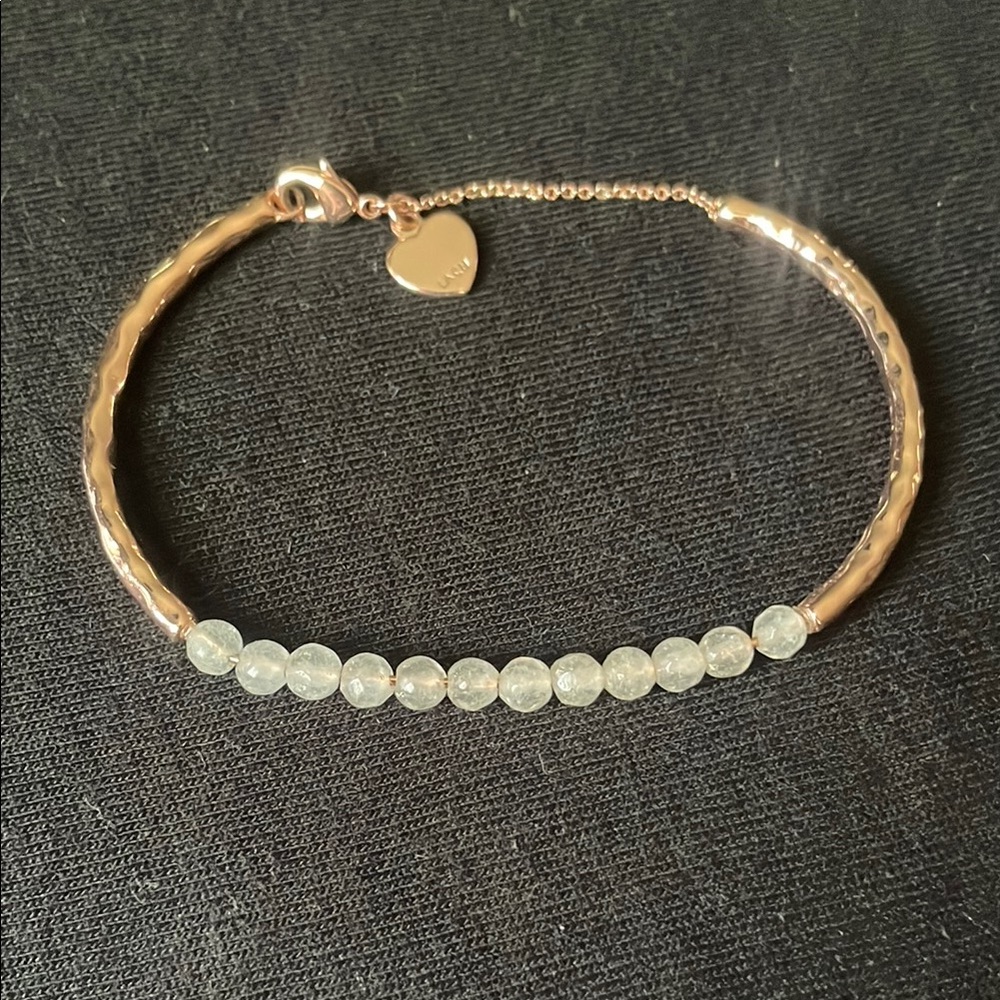 Elegant Gold Bracelet with Heart Charm